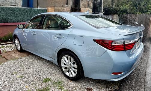 Blue 2013 Lexus ES 300h Base