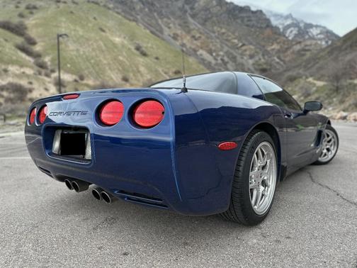 Blue 2004 Chevrolet Corvette Z06