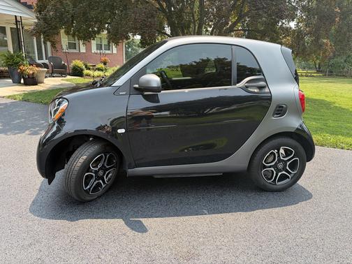 Black 2019 smart EQ ForTwo Passion