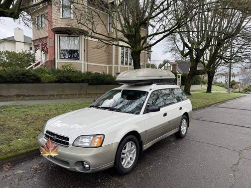 White 2000 Subaru Outback Base