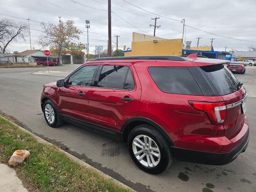 2016 Ford Explorer Base
