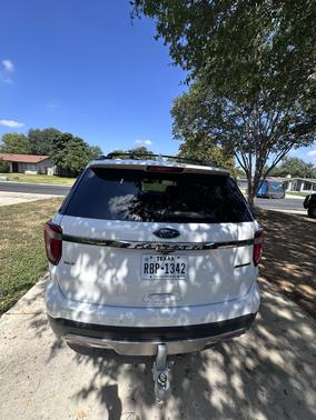 White 2016 Ford Explorer XLT
