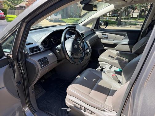 Brown 2016 Honda Odyssey EX-L