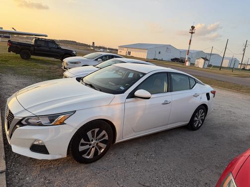 White 2020 Nissan Altima 2.5 S