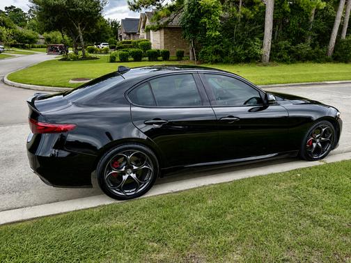 Black 2018 Alfa Romeo Giulia Ti Sport