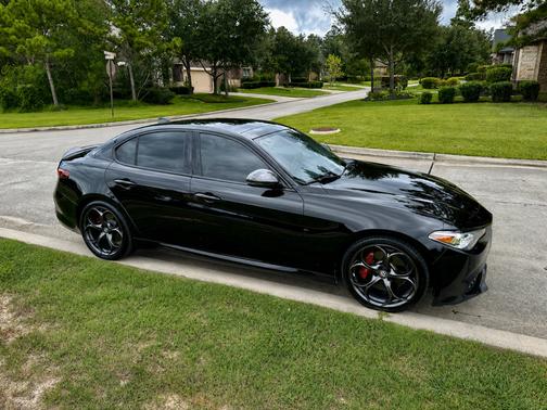 Black 2018 Alfa Romeo Giulia Ti Sport