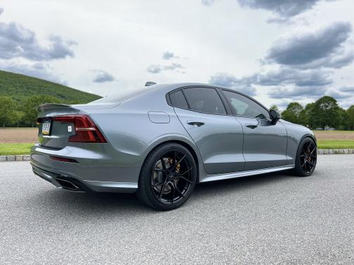 2019 Volvo S60 Hybrid T8 R-Design