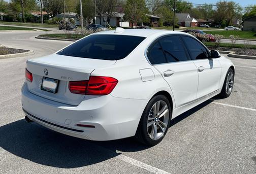 2017 BMW 330 i