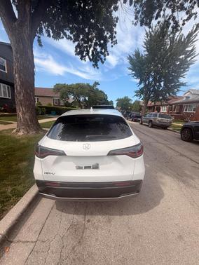 White 2025 Honda HR-V EX-L AWD