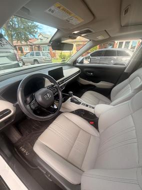 White 2025 Honda HR-V EX-L AWD
