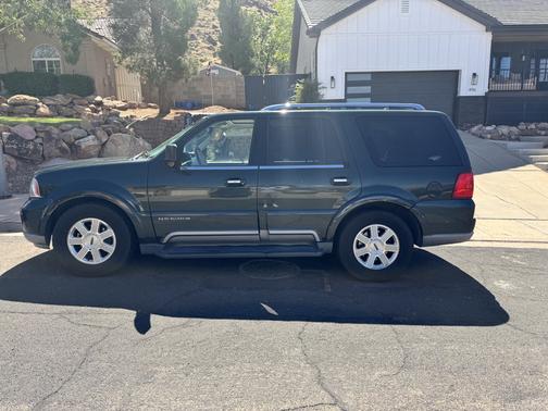 2003 Lincoln Navigator Base