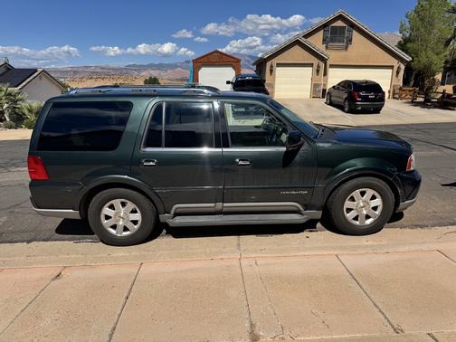2003 Lincoln Navigator Base