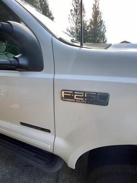 White 2001 Ford F-250 Lariat SuperCab Super Duty
