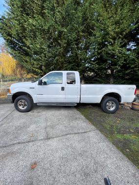 White 2001 Ford F-250 Lariat SuperCab Super Duty