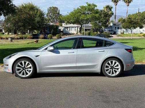 Silver 2017 Tesla Model 3 Long Range