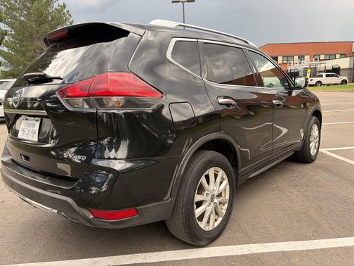 Black 2017 Nissan Rogue SV