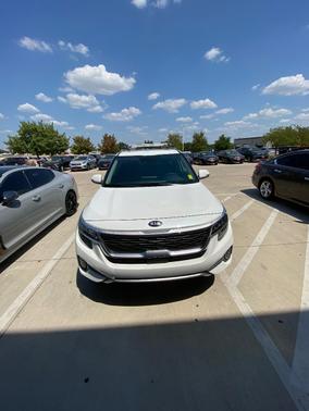White 2021 Kia Seltos SX