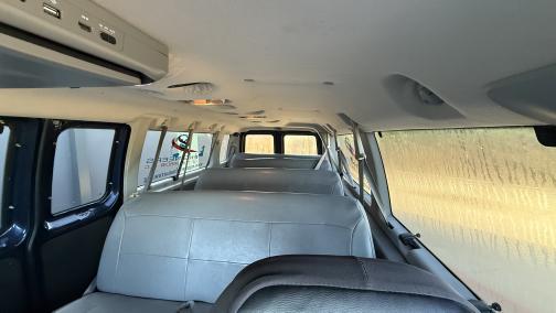 2005 Ford E350 Super Duty XL Extended Wagon