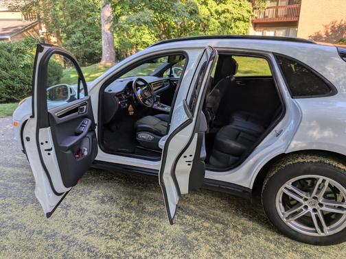 2021 Porsche Macan Macan