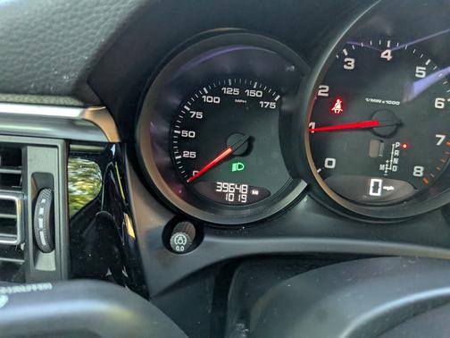 2021 Porsche Macan Macan