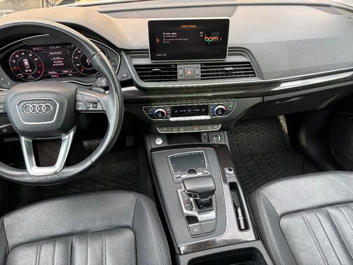 White 2019 Audi Q5 2.0T Premium Plus