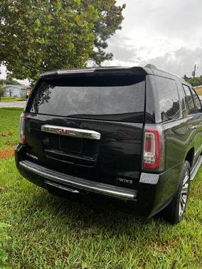 Black 2019 GMC Yukon Denali