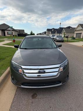 Gray 2012 Ford Fusion SE