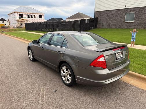 Gray 2012 Ford Fusion SE