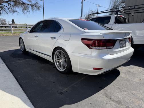 White 2013 Lexus LS 460 Base