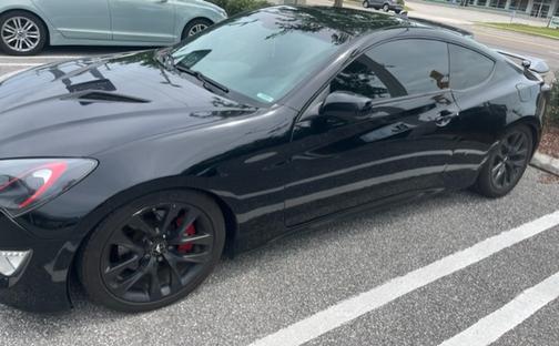 Photo 3 of 14 of 2013 Hyundai Genesis Coupe 2.0T Premium