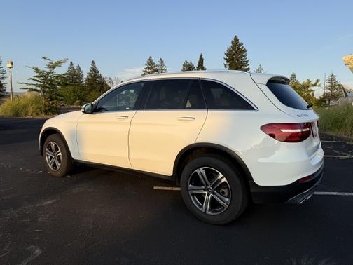 2018 Mercedes-Benz GLC 300 Base