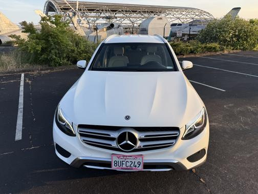 2018 Mercedes-Benz GLC 300 Base