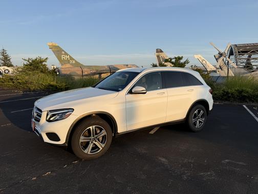 2018 Mercedes-Benz GLC 300 Base