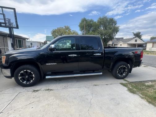 Black 2013 GMC Sierra 1500 SLE1