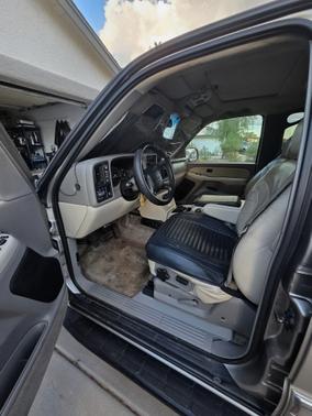 Gray 2000 GMC Yukon SLT