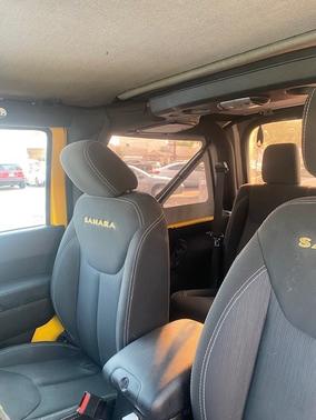 Photo 4 of 5 of 2015 Jeep Wrangler Sahara