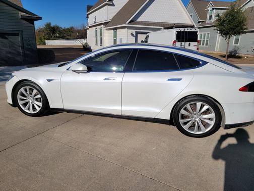 2015 Tesla Model S 85D