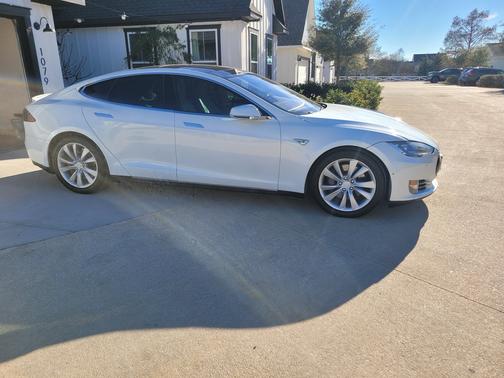 2015 Tesla Model S 85D