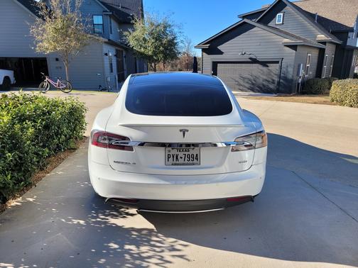 2015 Tesla Model S 85D