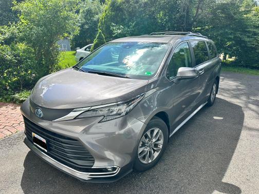 2024 Toyota Sienna XLE