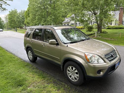 Beige 2006 Honda CR-V SE