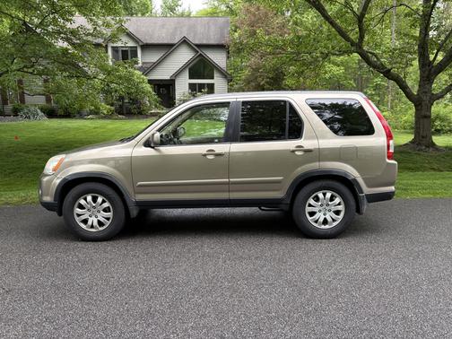 Beige 2006 Honda CR-V SE