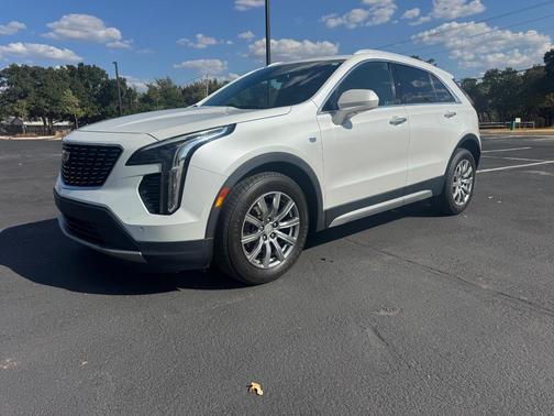 White 2019 Cadillac XT4 Premium Luxury