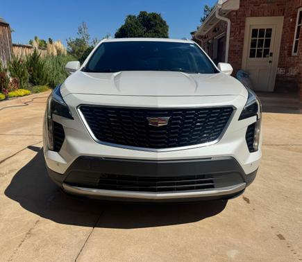 White 2019 Cadillac XT4 Premium Luxury