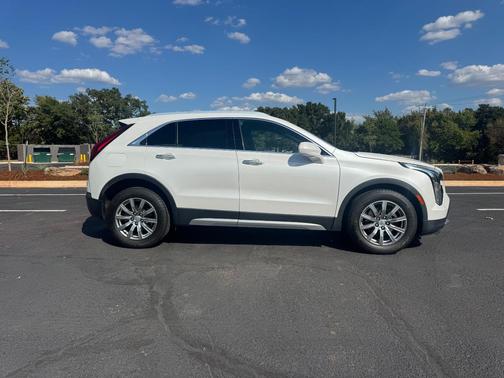 White 2019 Cadillac XT4 Premium Luxury