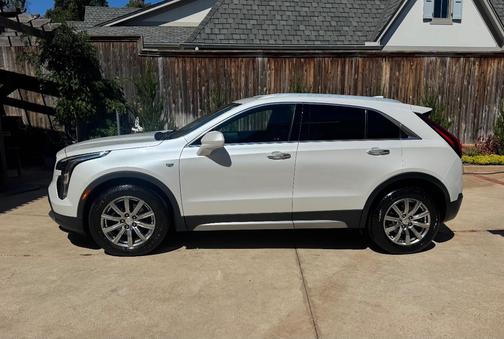 White 2019 Cadillac XT4 Premium Luxury