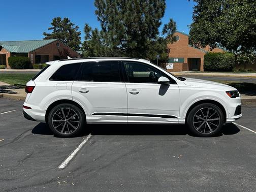 White 2021 Audi Q7 55 Premium Plus