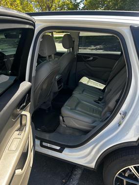 White 2021 Audi Q7 55 Premium Plus