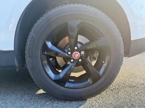 2018 Jaguar F-PACE 25t Premium