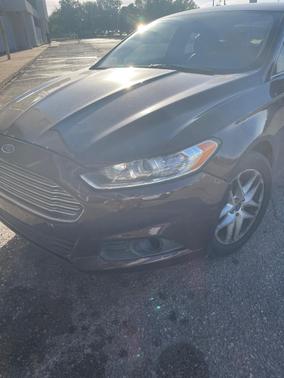 Red 2013 Ford Fusion SE